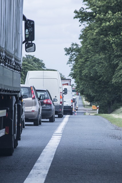 Jak zwiększyć zarobki kierowcy ciężarowego? Kursy ADR Kraków – szkolenia transport.